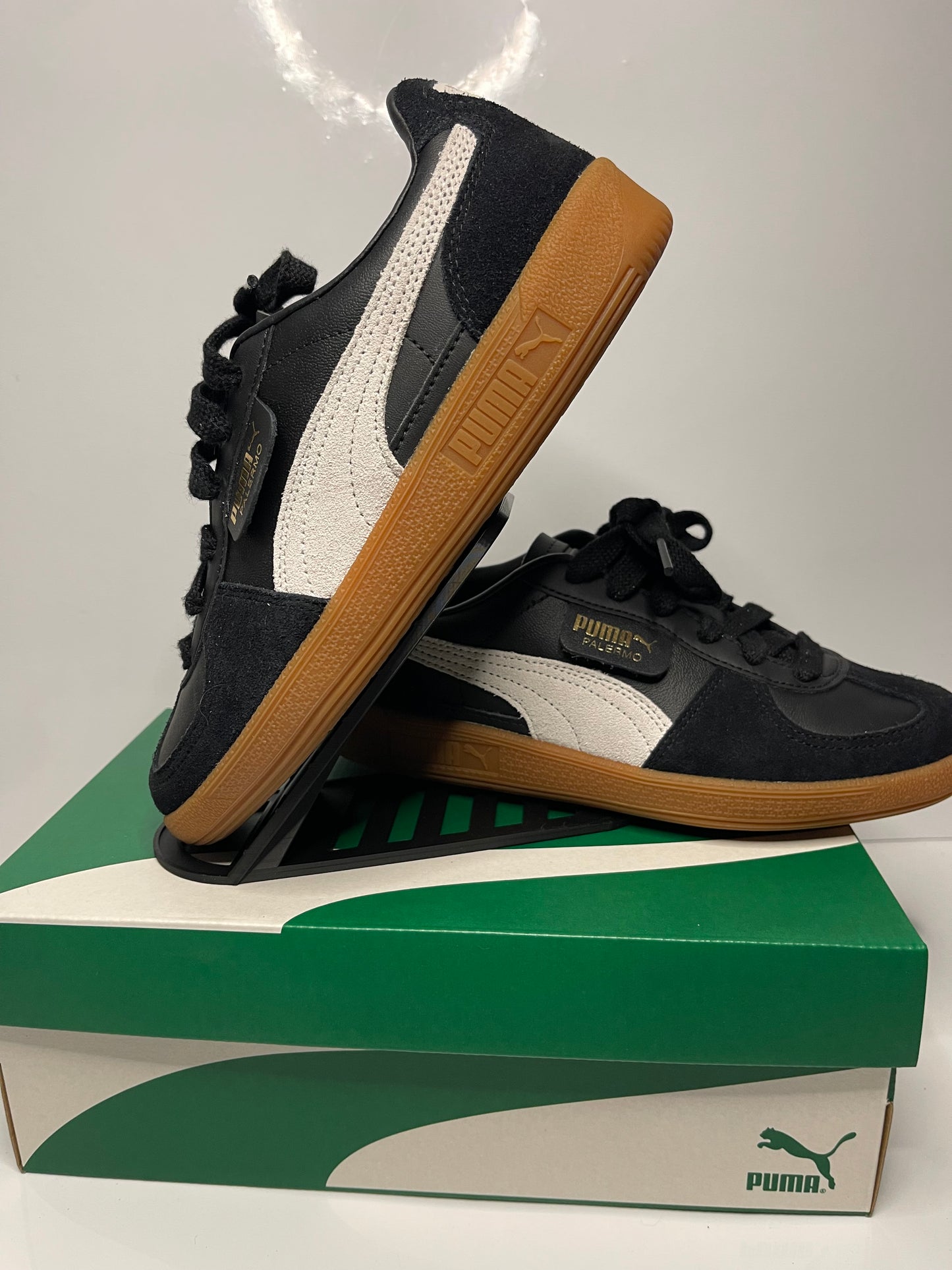 Trainers Display