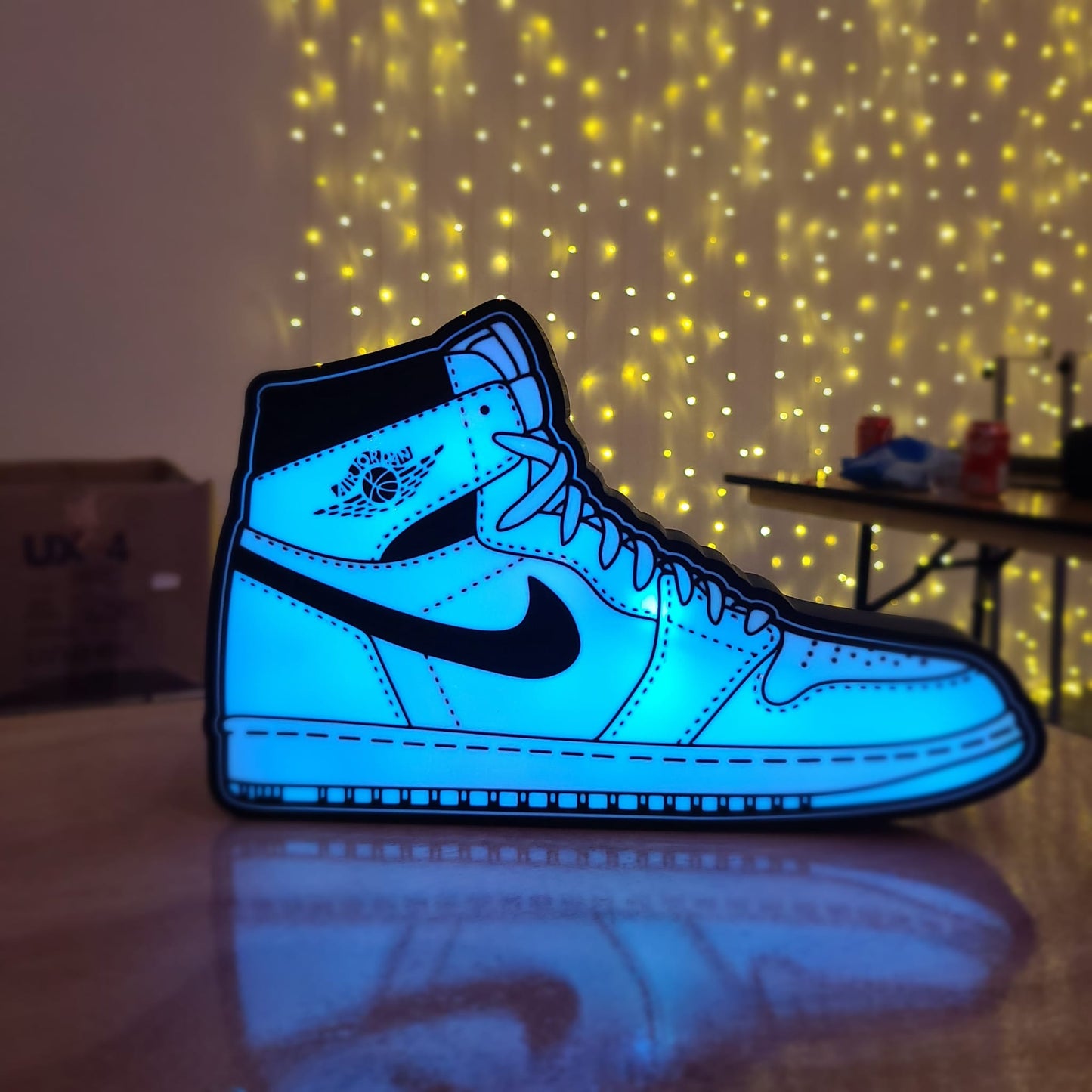 J1 Lightbox