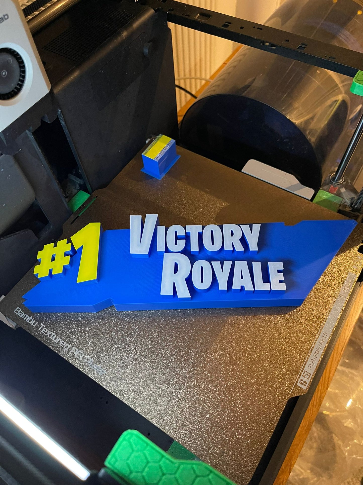 #1 Victory Royal Signs